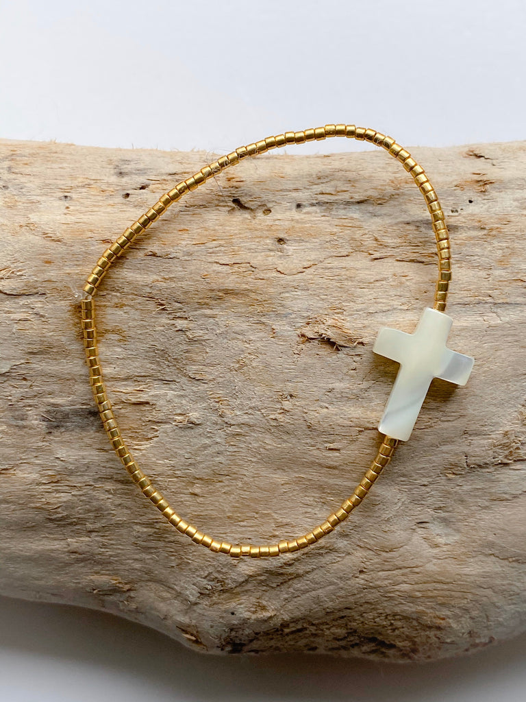 Bracelet Simple avec Croix en nacre trèfle en nacre ou perle d’eau douce - La Maison Toulonnaise